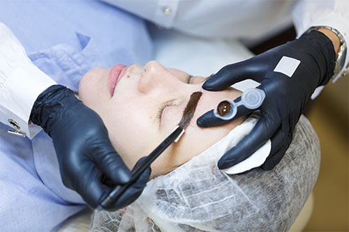 Auswahl der Farben beim Microblading