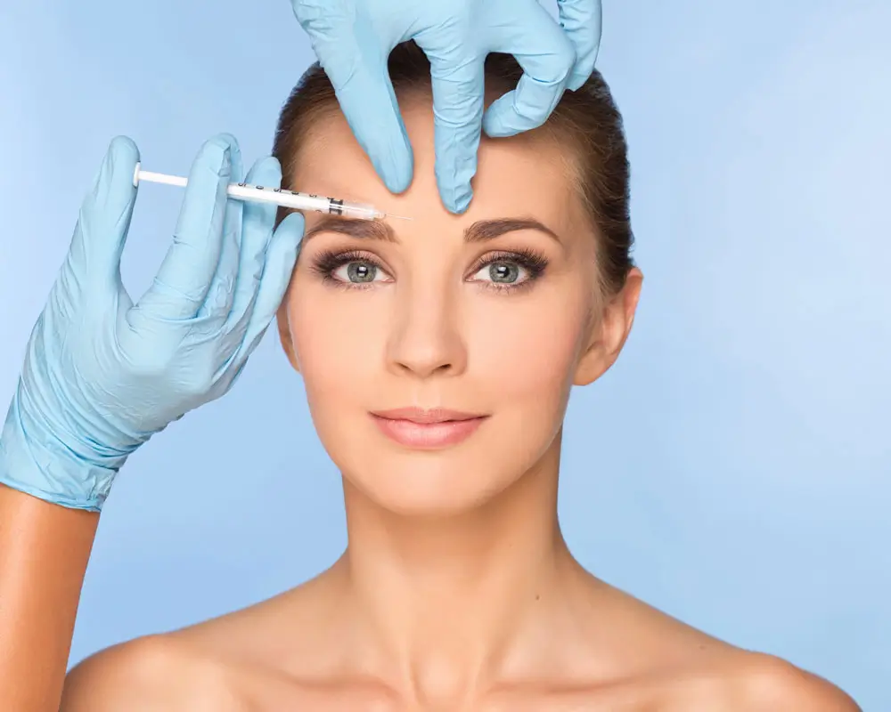 Botox Behandlung in Frankfurt zur Glättung von Stirnfalten, Zornesfalten und Krähenfüßen im Schönheitszentrum für ästhetische Medizin
