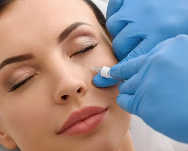 Sculptra Behandlung zur Kollagenstimulation und langfristigen Hautstraffung im Gesicht